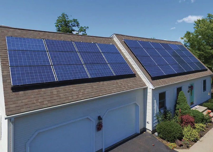 نظام الطاقة الشمسية الهجين خارج الشبكة العاكس للمنزل 5Kw 10Kw صديقة للبيئة